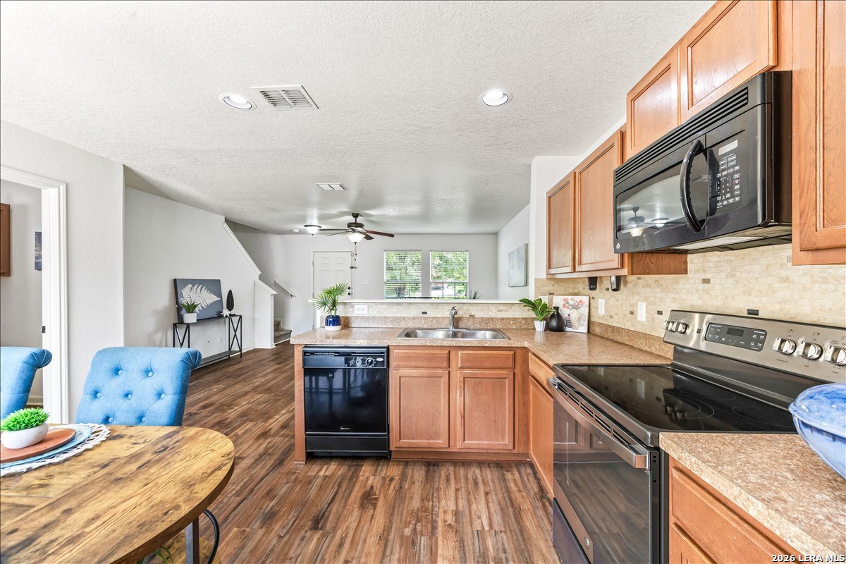 7927 Horse Hollow San Antonio TX 78244