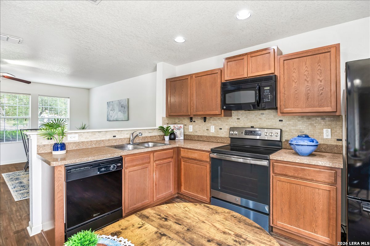 7927 Horse Hollow San Antonio TX 78244
