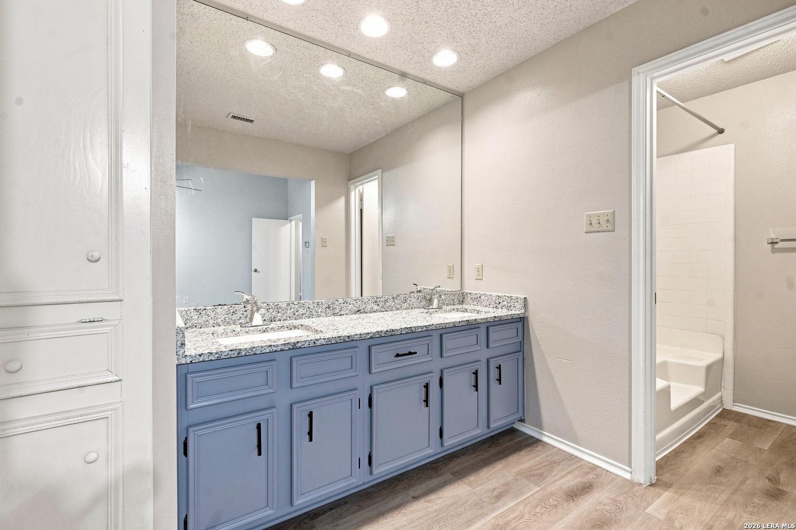9331 Thornbury Street San Antonio TX 78250