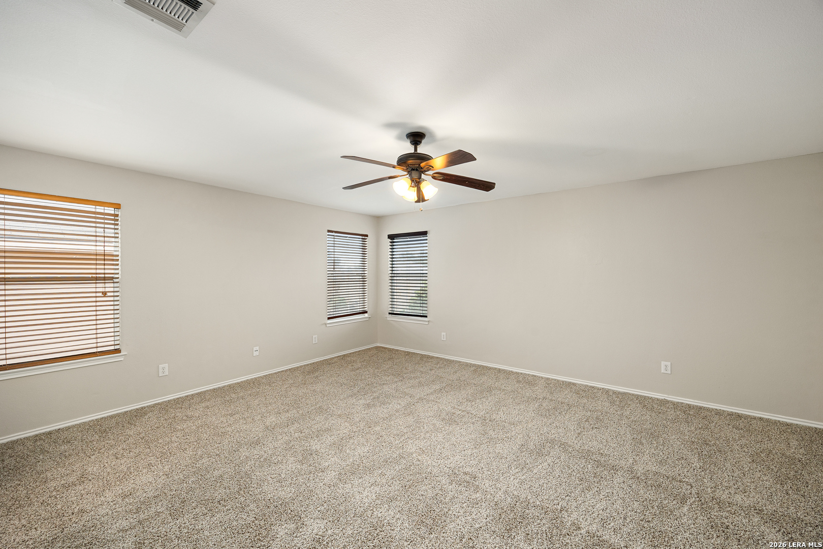 10111 Sparrow Way Universal City TX 78148