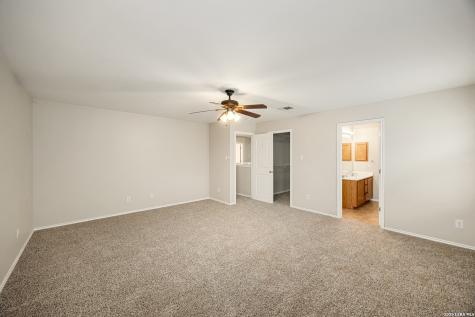 10111 Sparrow Way Universal City TX 78148
