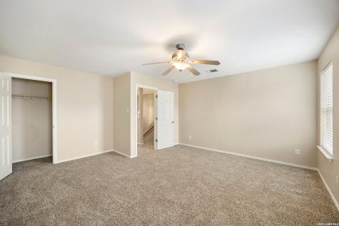 10111 Sparrow Way Universal City TX 78148