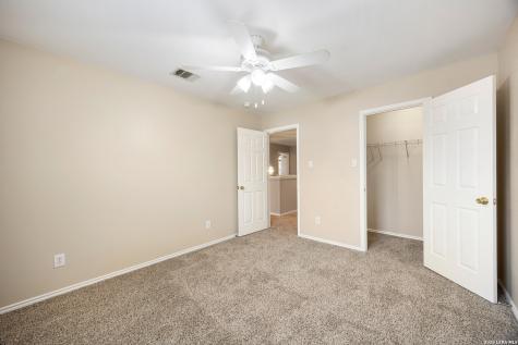 10111 Sparrow Way Universal City TX 78148