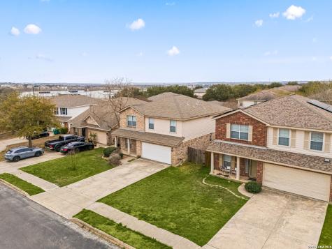 10111 Sparrow Way Universal City TX 78148