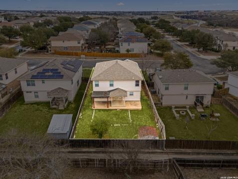 10111 Sparrow Way Universal City TX 78148