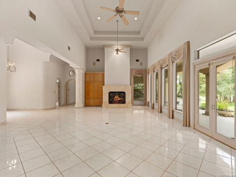 43 Champions Lane San Antonio TX 78257