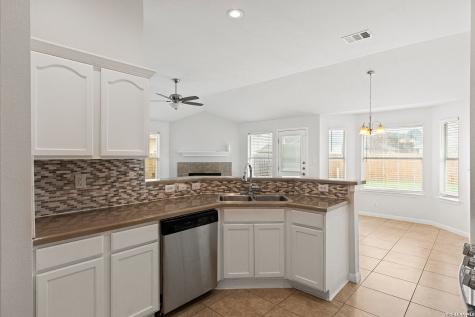 8514 Snakeweed Drive Converse TX 78109