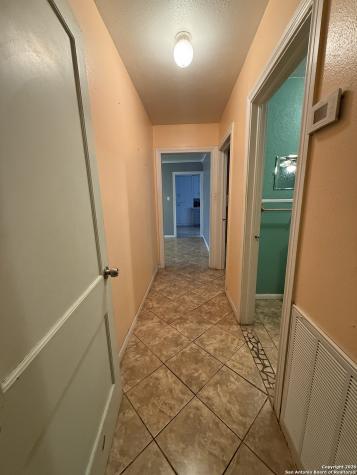 707 W Hay Carrizo Springs TX 78834