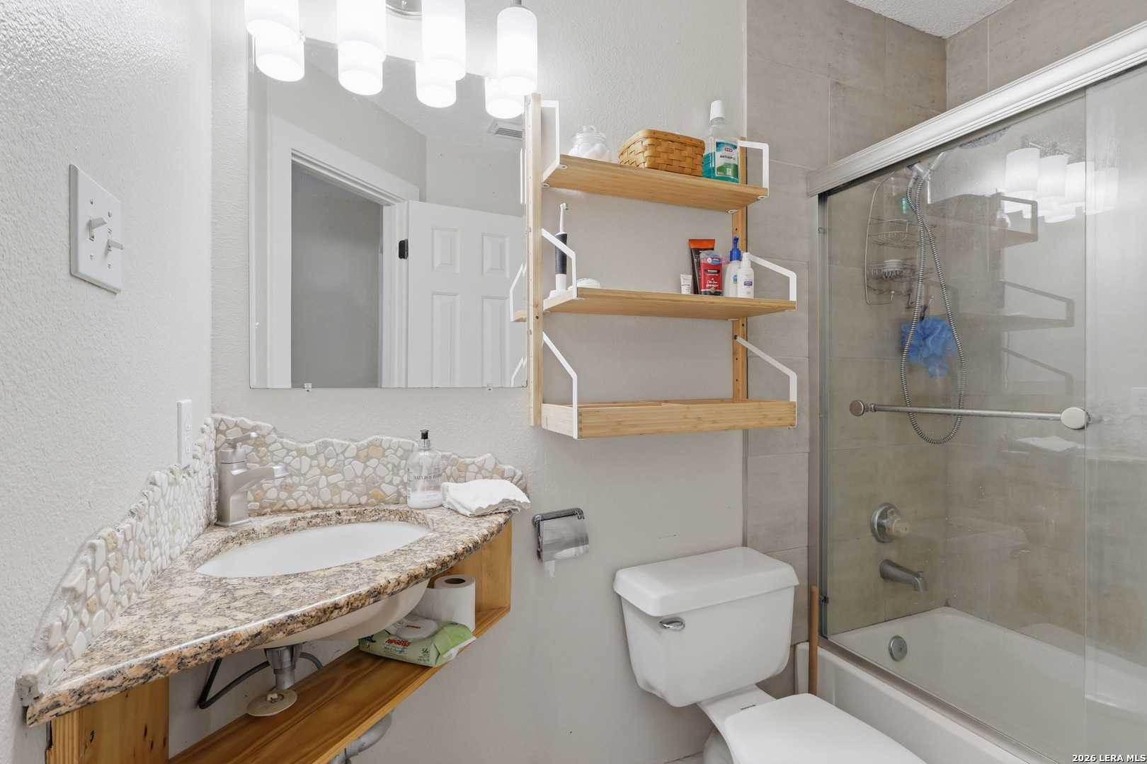 302 Whispering Oaks Adkins TX 78101