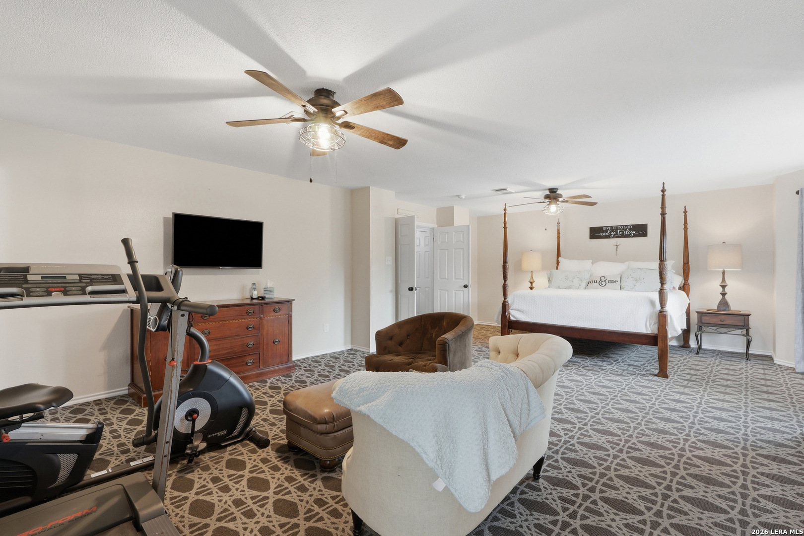 302 Whispering Oaks Adkins TX 78101
