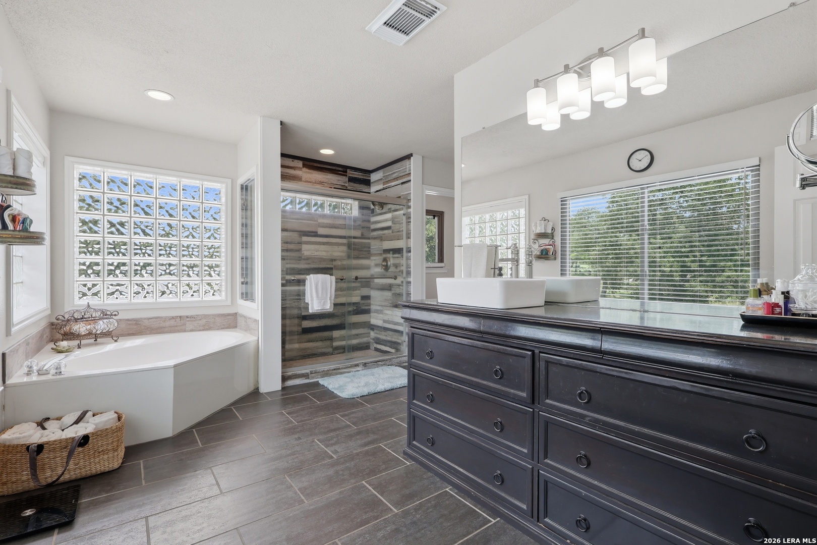 302 Whispering Oaks Adkins TX 78101