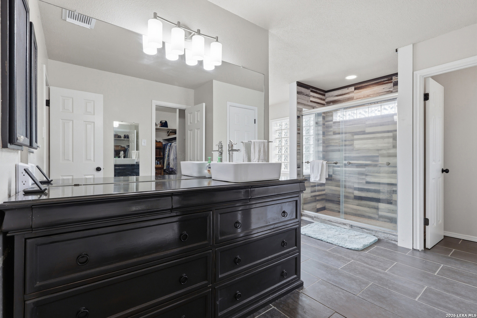 302 Whispering Oaks Adkins TX 78101