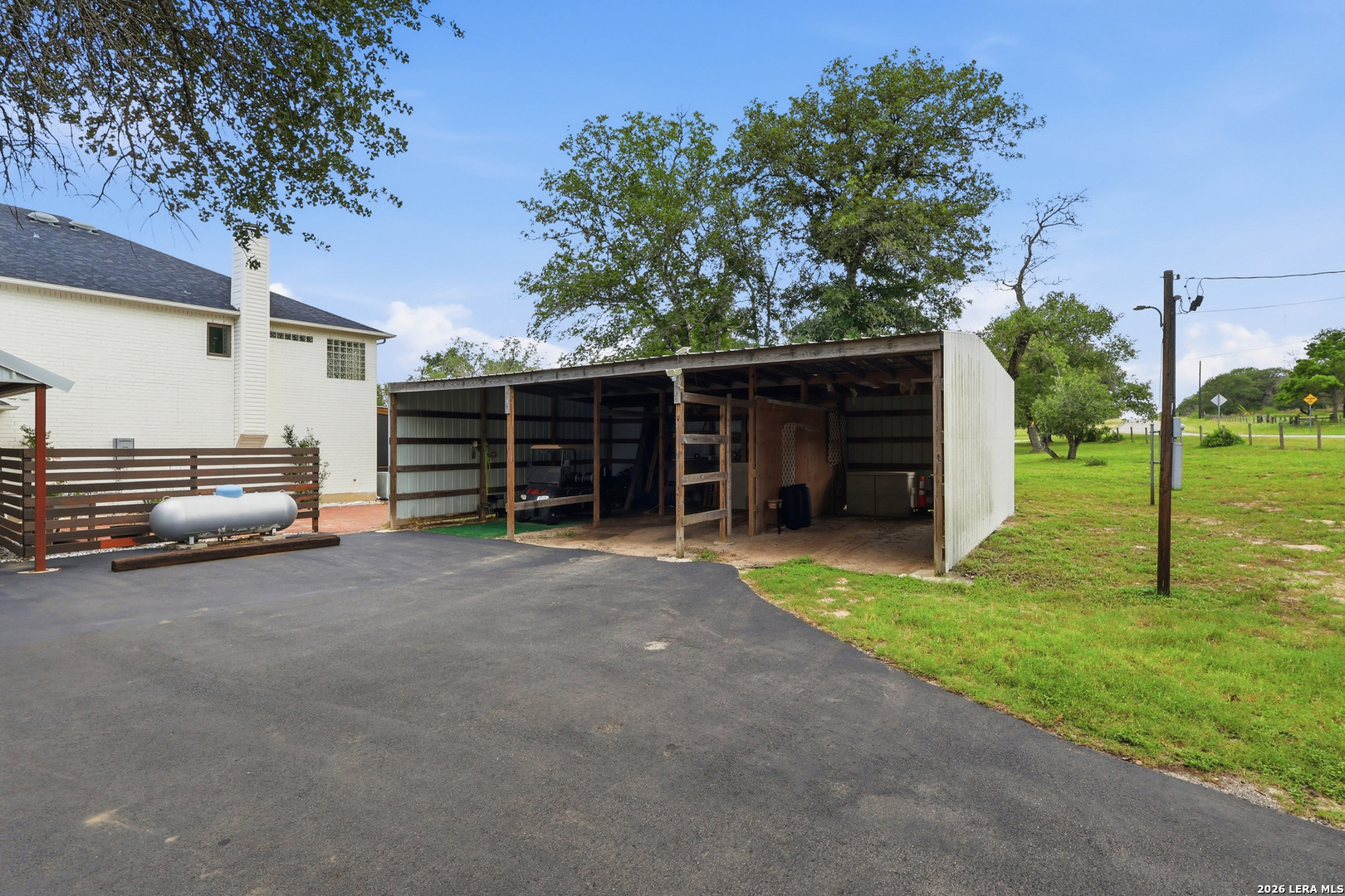 302 Whispering Oaks Adkins TX 78101