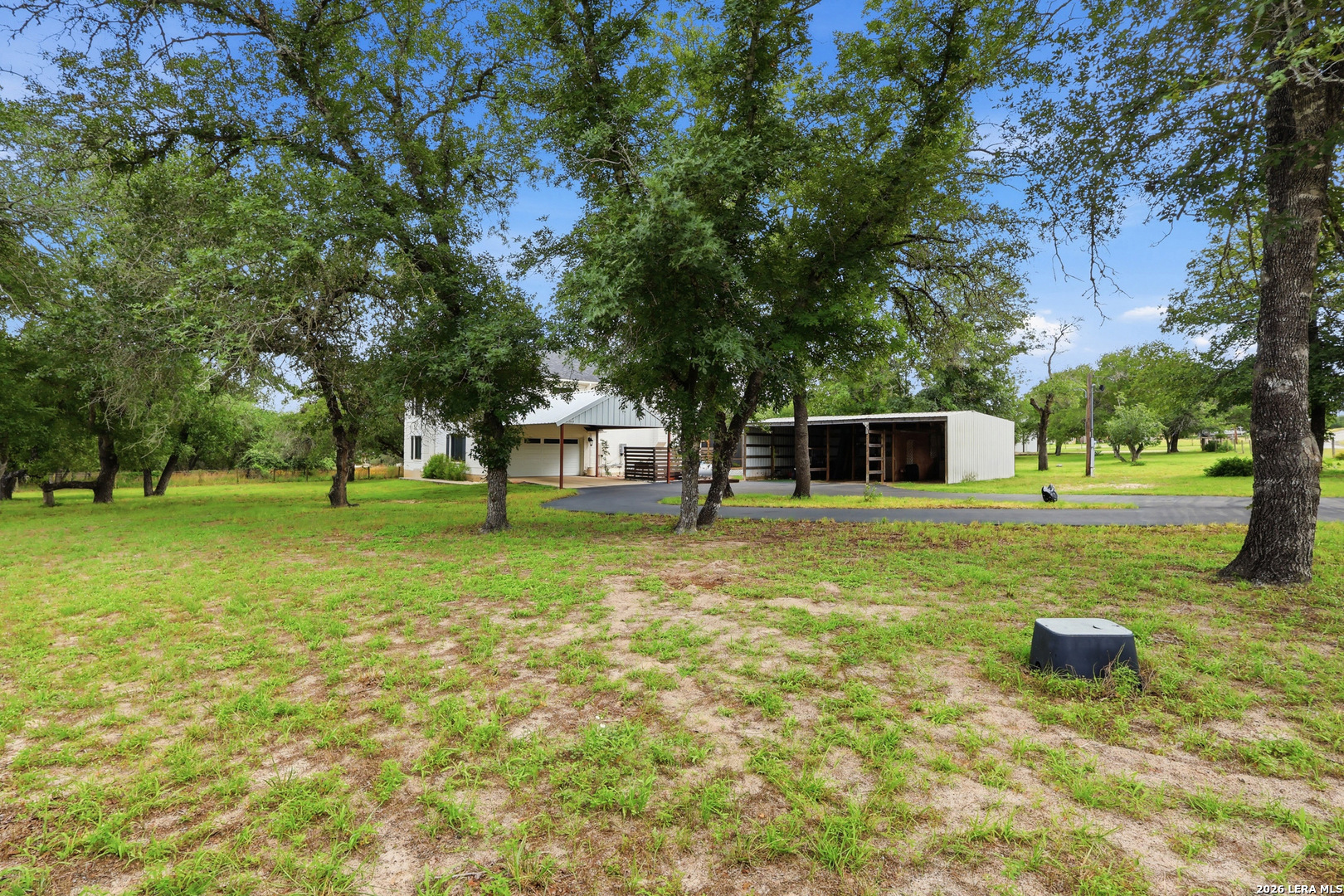 302 Whispering Oaks Adkins TX 78101