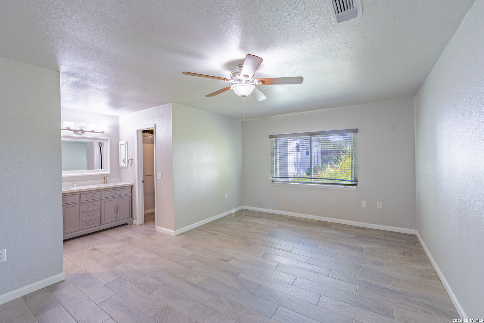 6807 Timberhill Leon Valley TX 78238