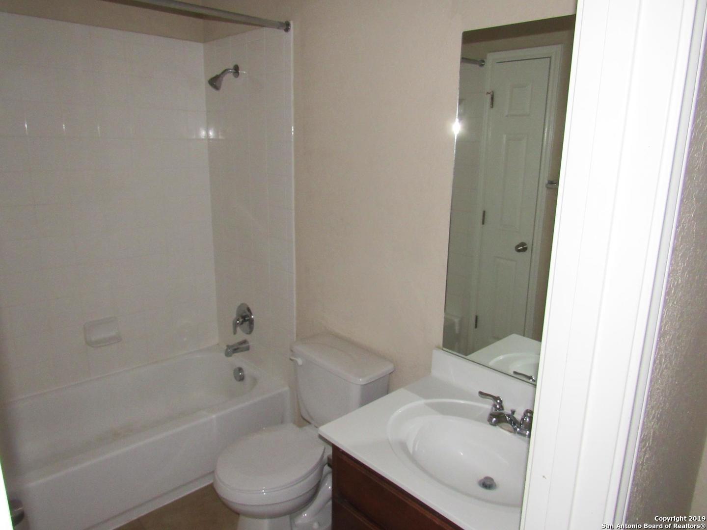 7002 Laguna Beach Converse TX 78109