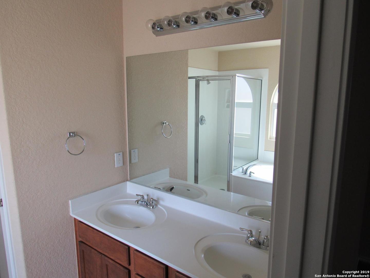 7002 Laguna Beach Converse TX 78109