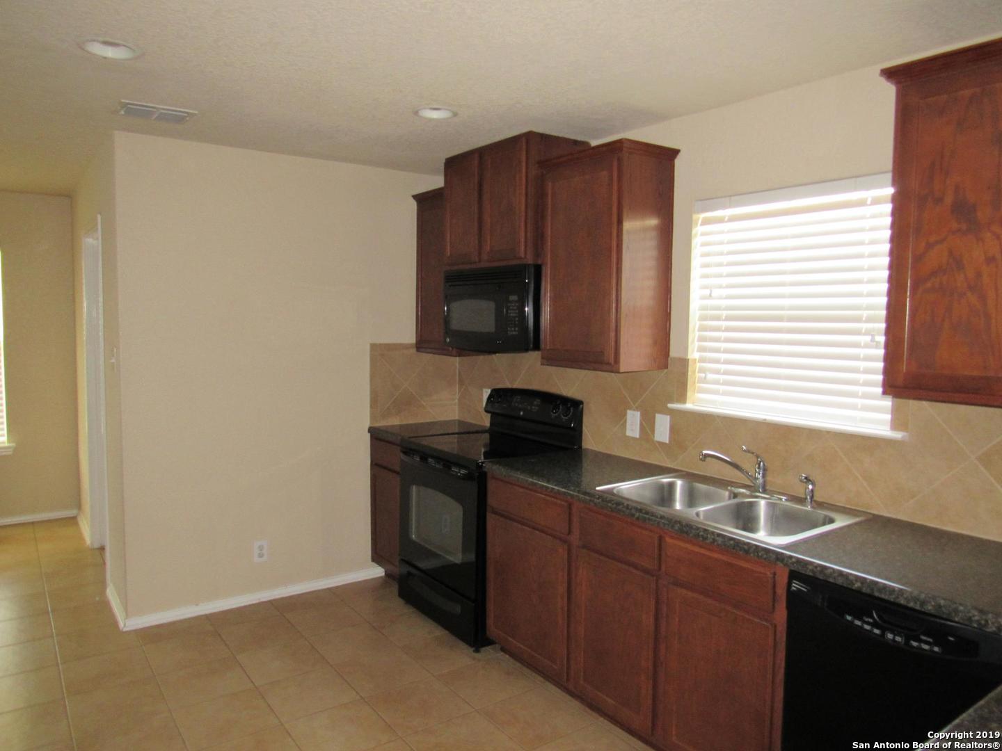 7002 Laguna Beach Converse TX 78109