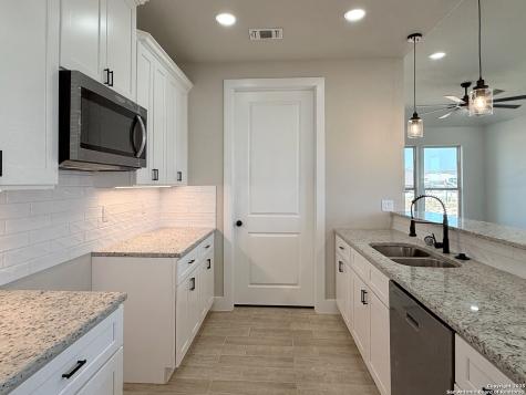 121 Camino Verde Court La Vernia TX 78121