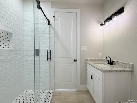 121 Camino Verde Court La Vernia TX 78121