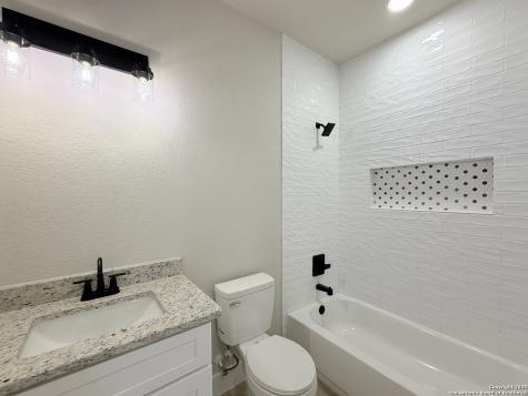 121 Camino Verde Court La Vernia TX 78121