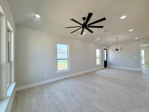 121 Camino Verde Court La Vernia TX 78121