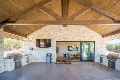 935 Enchanted Canyon Lake TX 78133