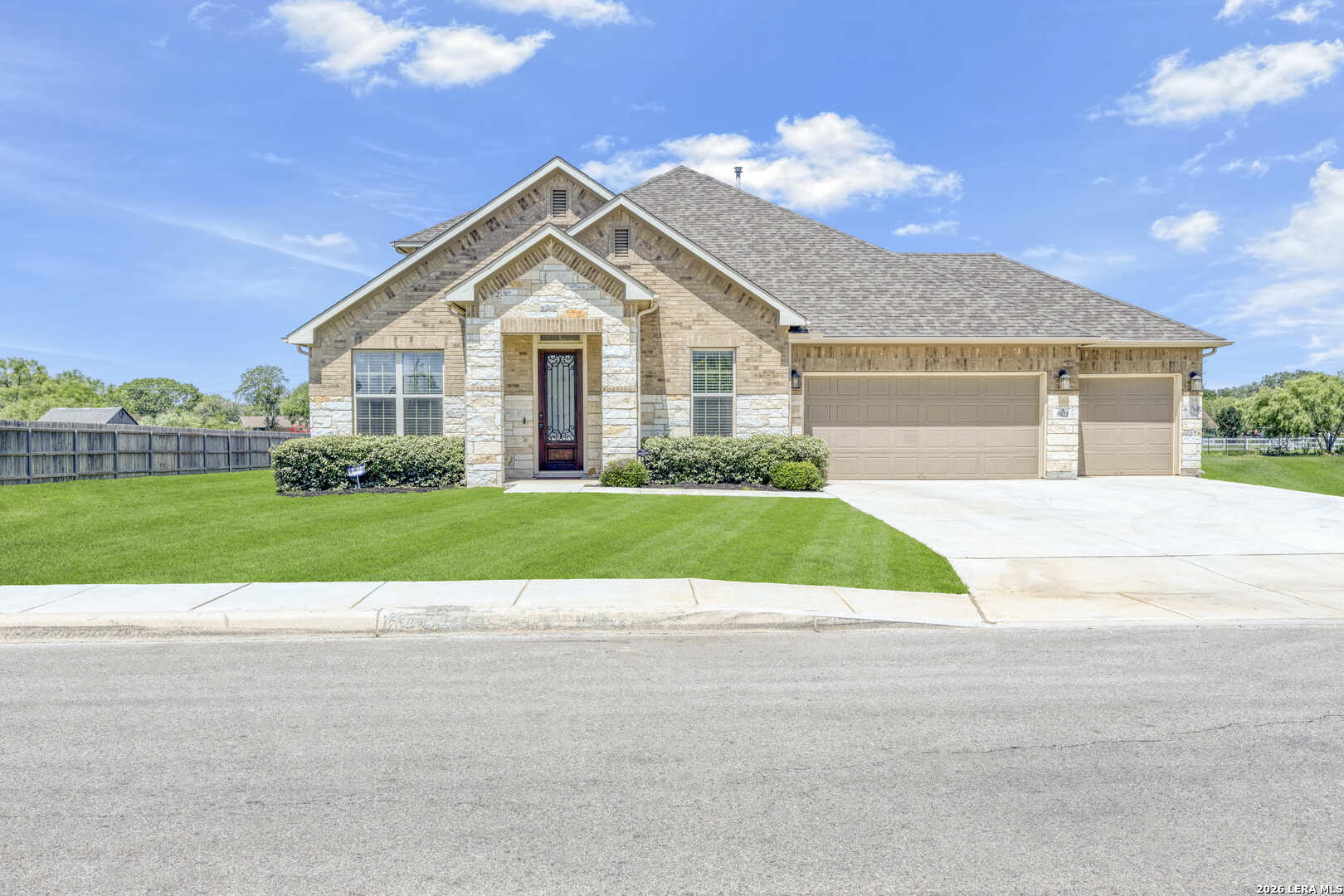 5021 Tupelo Row San Antonio TX 78263