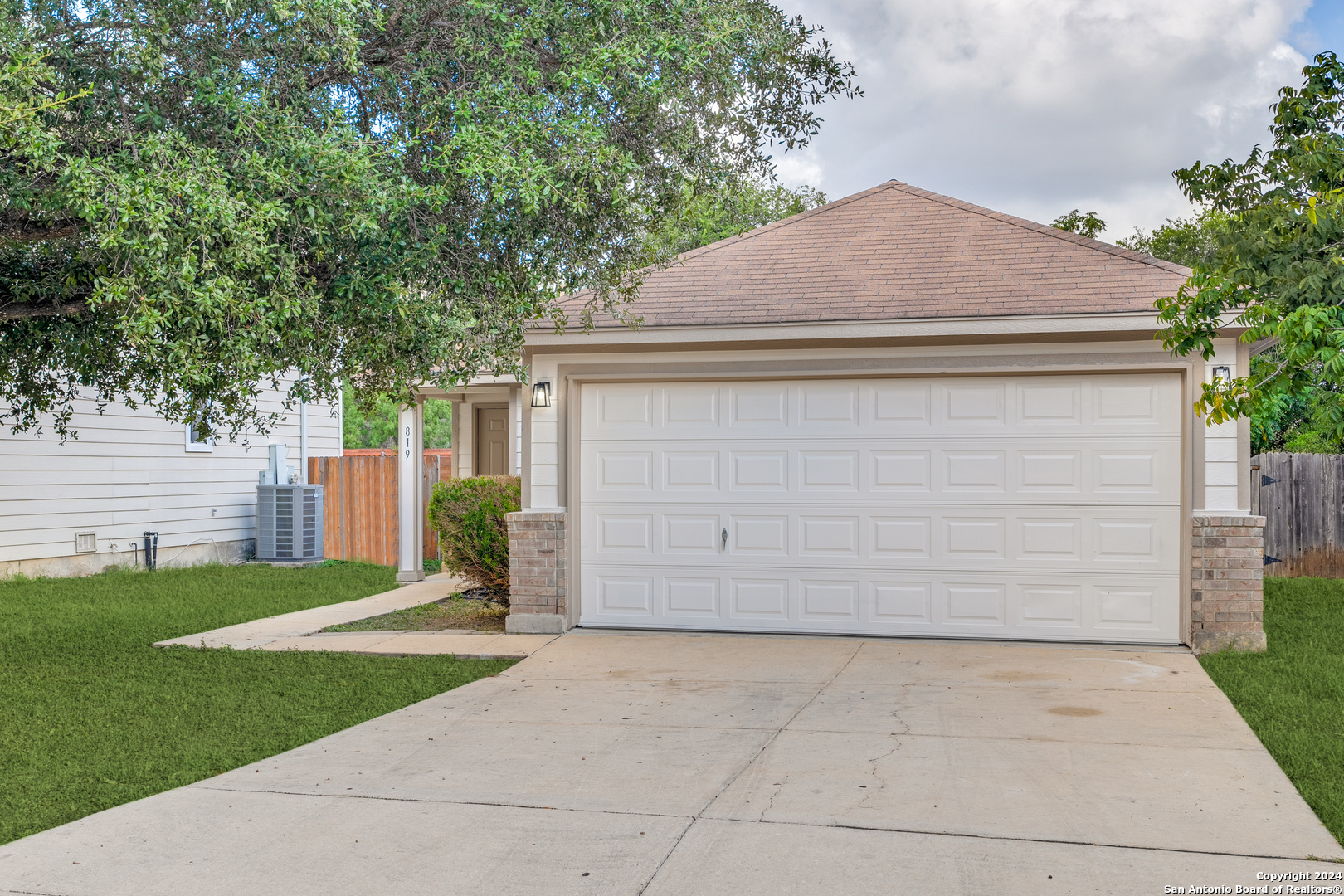 819 Sycamore Moon San Antonio TX 78216
