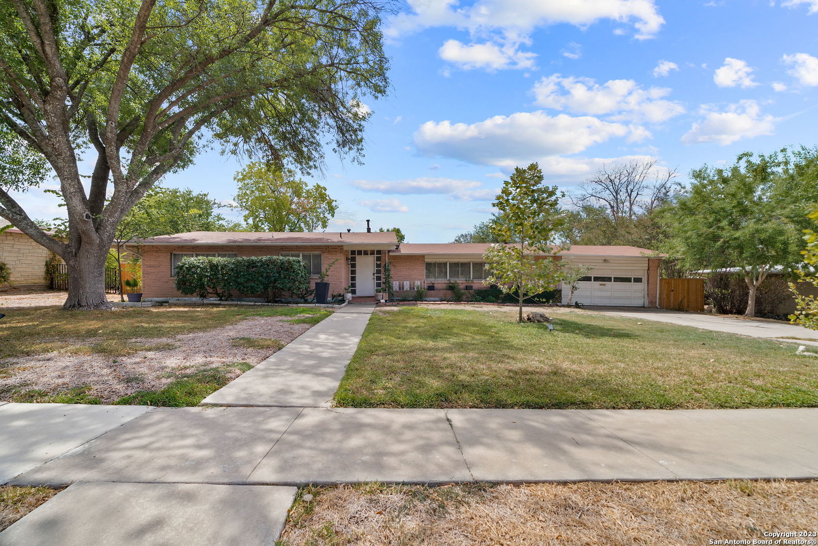 210 Shadywood Lane San Antonio TX 78216