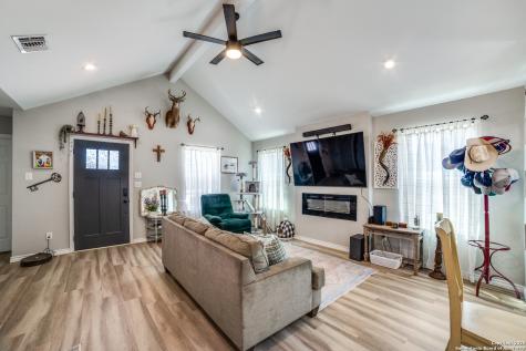 205 Canyon Lake Bandera TX 78003