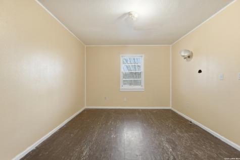 500 N Texas Nixon TX 78140