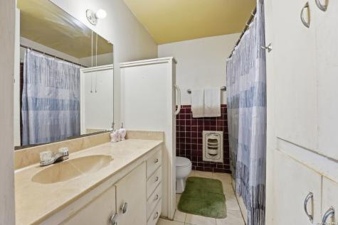 500 N Texas Nixon TX 78140