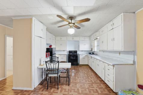 500 N Texas Nixon TX 78140