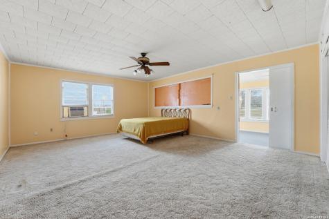 500 N Texas Nixon TX 78140