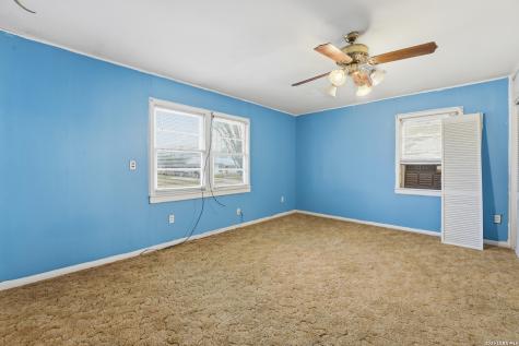 500 N Texas Nixon TX 78140