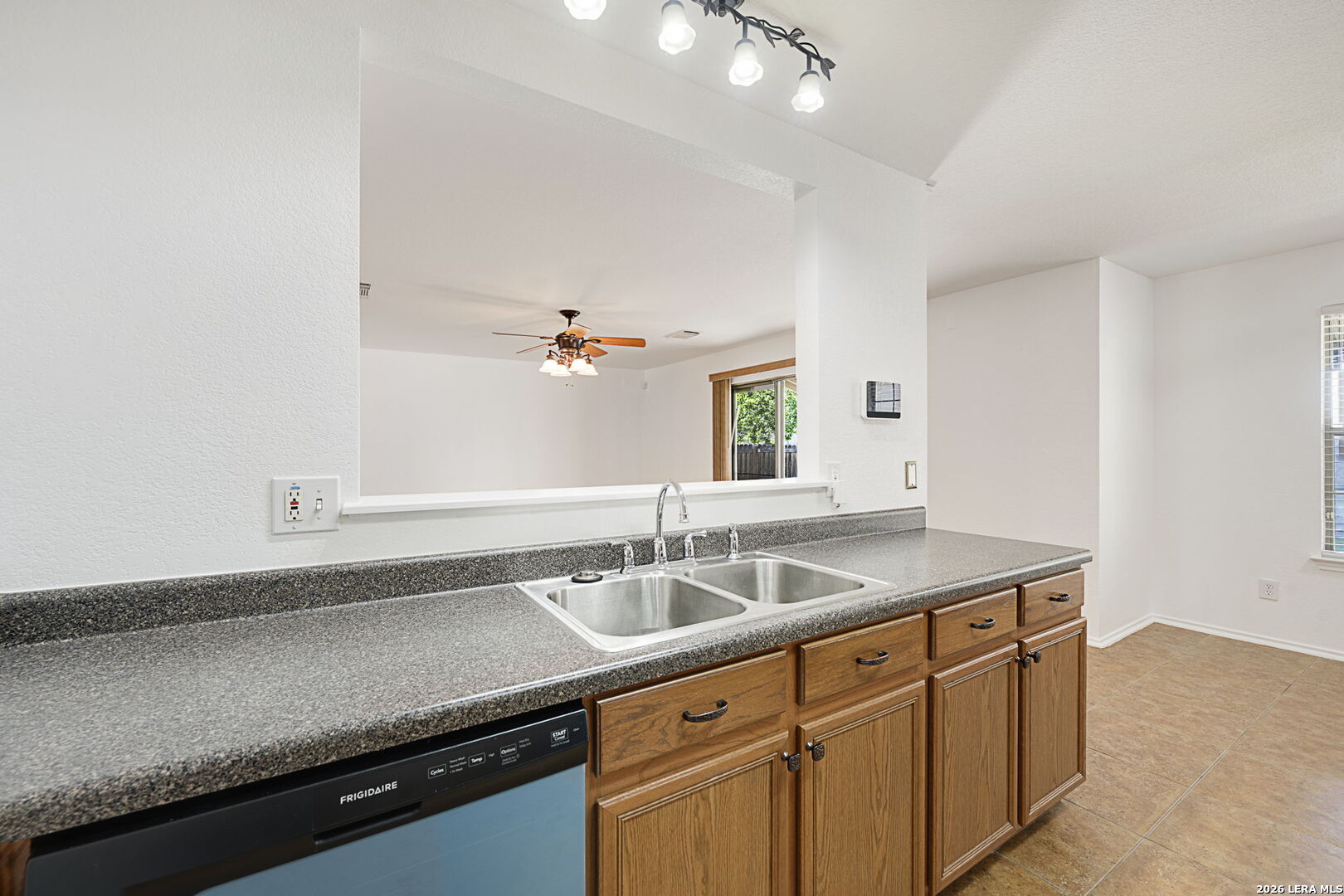 9046 Camino Rey San Antonio TX 78245