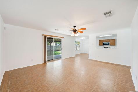 9046 Camino Rey San Antonio TX 78245