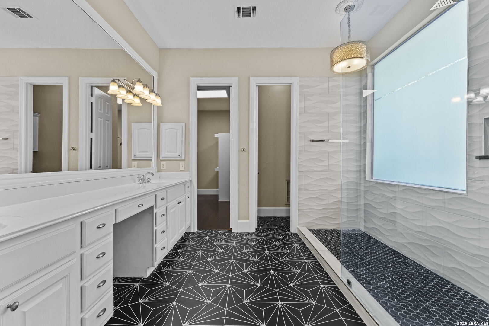 1814 Palmer View San Antonio TX 78260