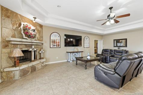 3036 State Highway 97w Floresville TX 78114