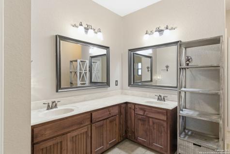 3036 State Highway 97w Floresville TX 78114