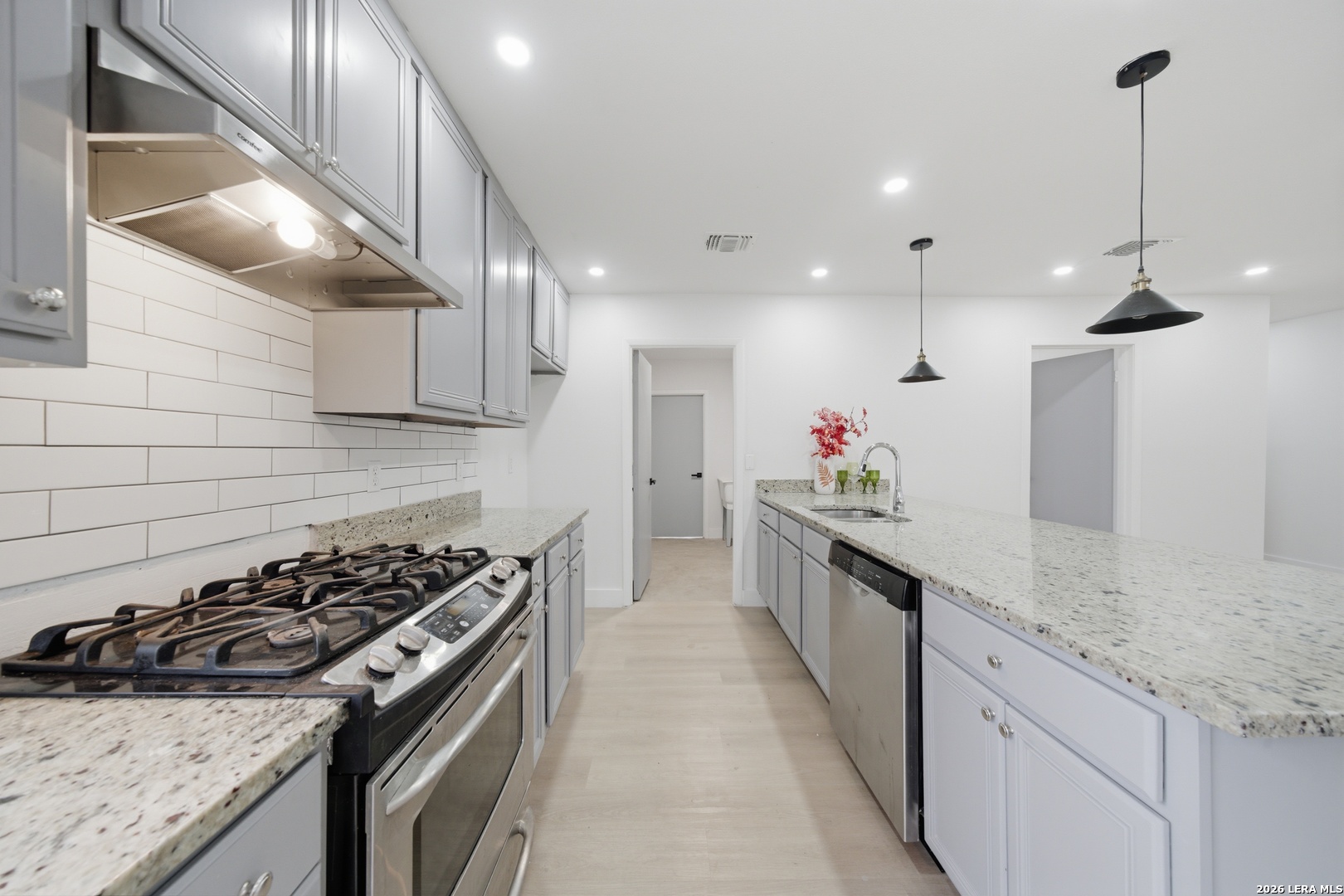 1042 Lemon Tree San Antonio TX 78245
