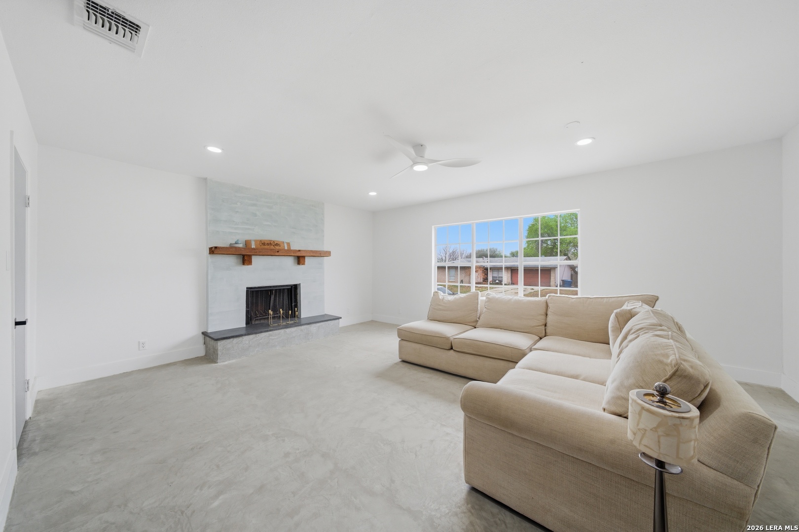 1042 Lemon Tree San Antonio TX 78245