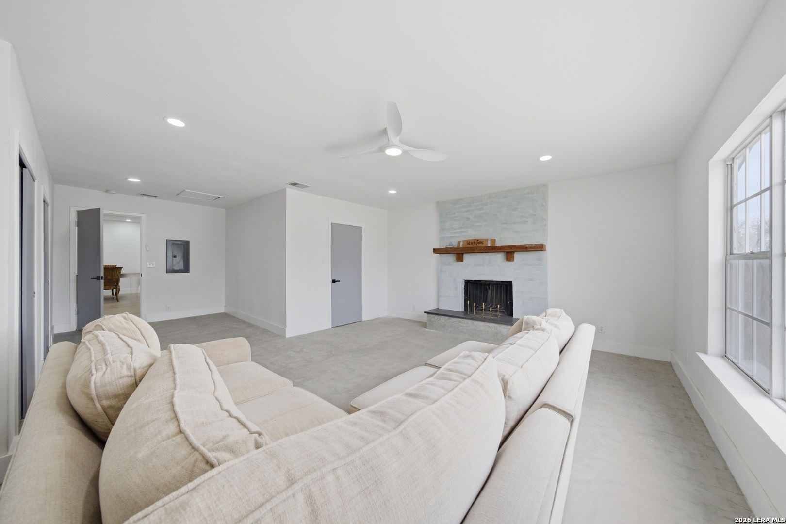 1042 Lemon Tree San Antonio TX 78245
