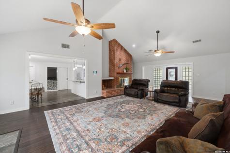 1827 Palace Drive New Braunfels TX 78130