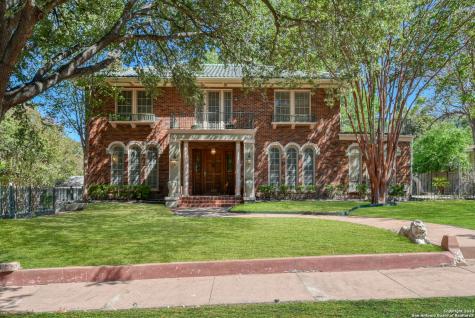 329 W Agarita Avenue San Antonio TX 78212