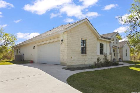 1401 Hartfield Road Seguin TX 78155