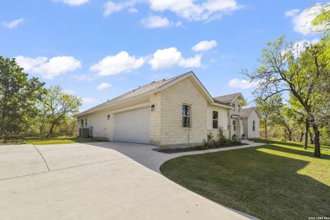 1401 Hartfield Road Seguin TX 78155