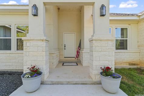 1401 Hartfield Road Seguin TX 78155