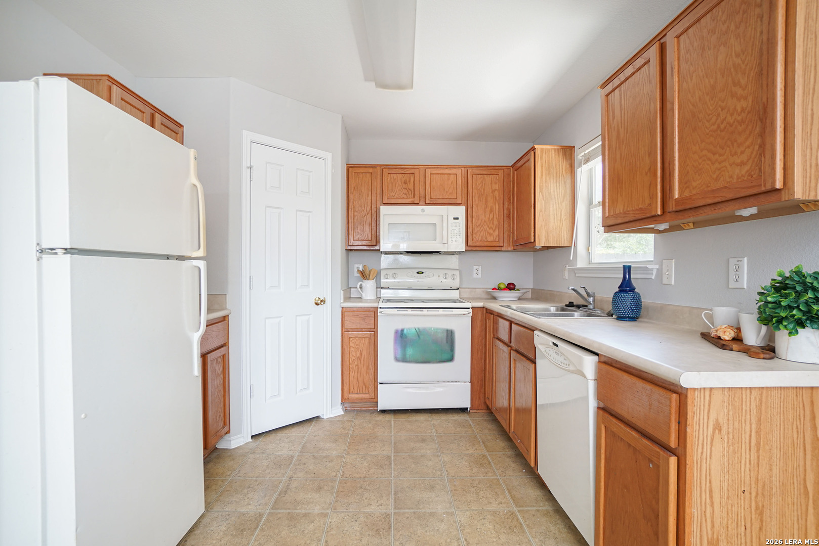 9045 Clearwood Path Universal City TX 78148